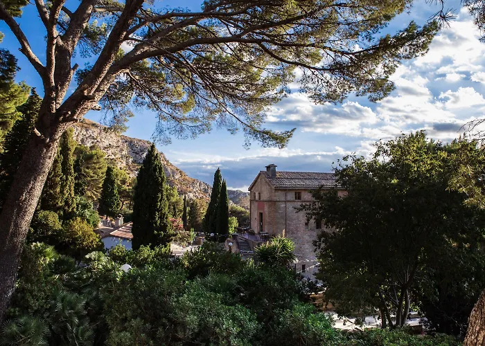 Petit Hostatgeria La VictoriaSporthotels